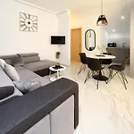 Daire Luxury Monika Near The Sea With Private Parking *