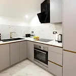 Daire Luxury Monika Near The Sea With Private Parking *