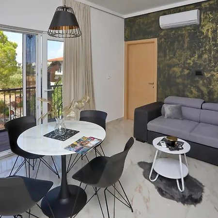Appartamento Luxury Monika Near The Sea With Private Parking