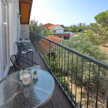 Apartmán Monika Near The Sea With Private Parking Bibinje