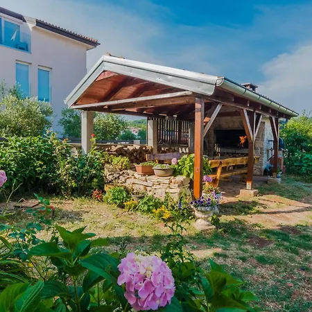 Luxury Monika Near The Sea With Private Parking Bibinje