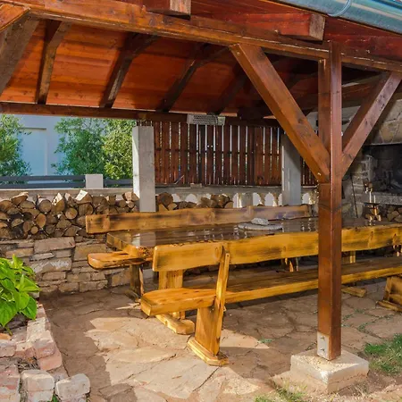 Appartamento Luxury Monika Near The Sea With Private Parking Bibinje