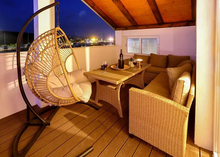 Luxury Monika Near The Sea With Private Parking Apartamento