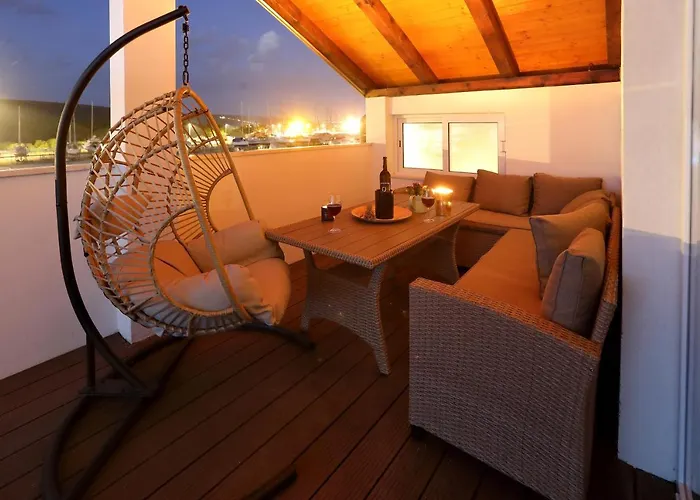 Luxury Monika Near The Sea With Private Parking Апартаменты *