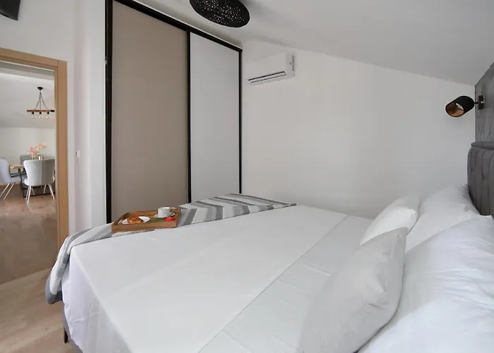 Apartamento Luxury Monika Near The Sea With Private Parking
