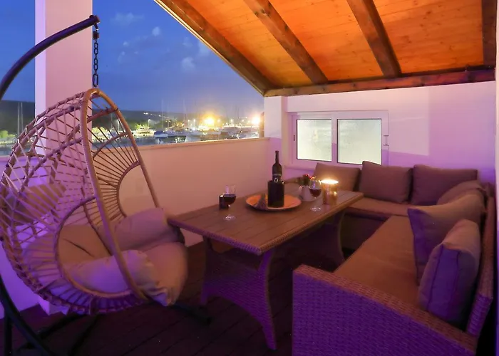 Luxury Monika Near The Sea With Private Parking Lejlighed *