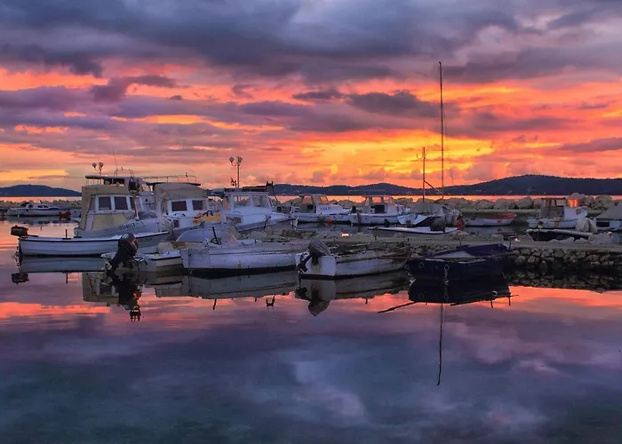 Lejlighed Luxury Monika Near The Sea With Private Parking Bibinje