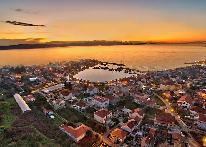 Luxury Monika Near The Sea With Private Parking Bibinje