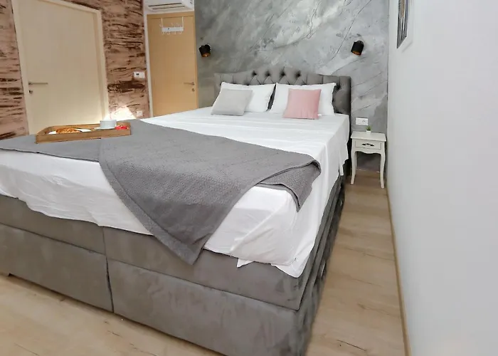 Luxury Monika Near The Sea With Private Parking Apartamento