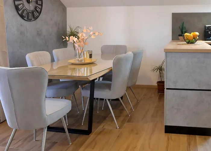 Apartamento Luxury Monika Near The Sea With Private Parking