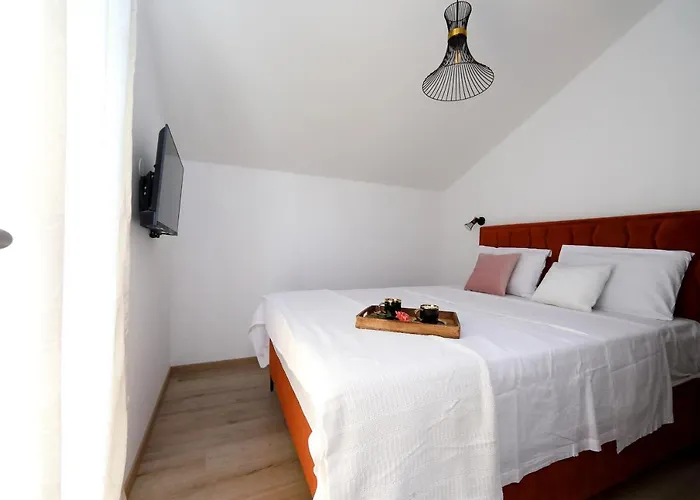 Luxury Monika Near The Sea With Private Parking Apartman Bibinje