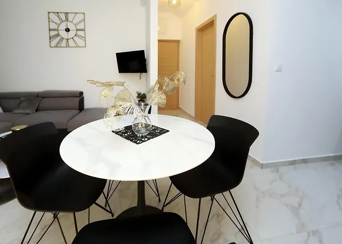 Luxury Monika Near The Sea With Private Parking Bibinje