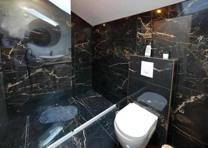 Luxury Monika Near The Sea With Private Parking Apartman Bibinje