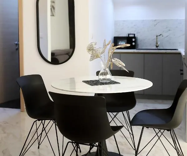 Luxury Monika Near The Sea With Private Parking Apartman