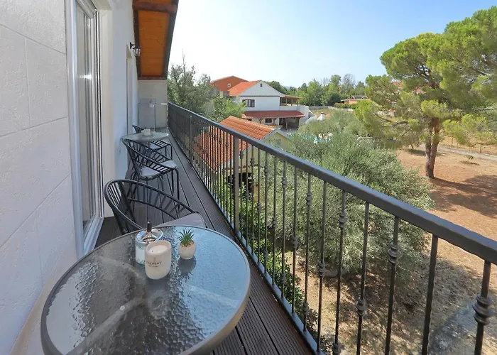 Lejlighed Luxury Monika Near The Sea With Private Parking Bibinje