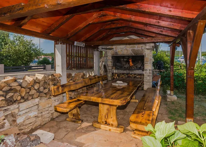 Luxury Monika Near The Sea With Private Parking Bibinje